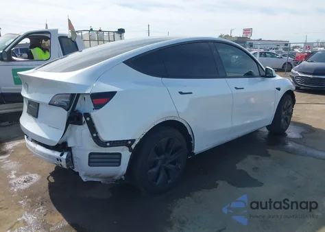 2024 Tesla Model Y from USA, damaged, VIN 7SAYGDEE8RF161370